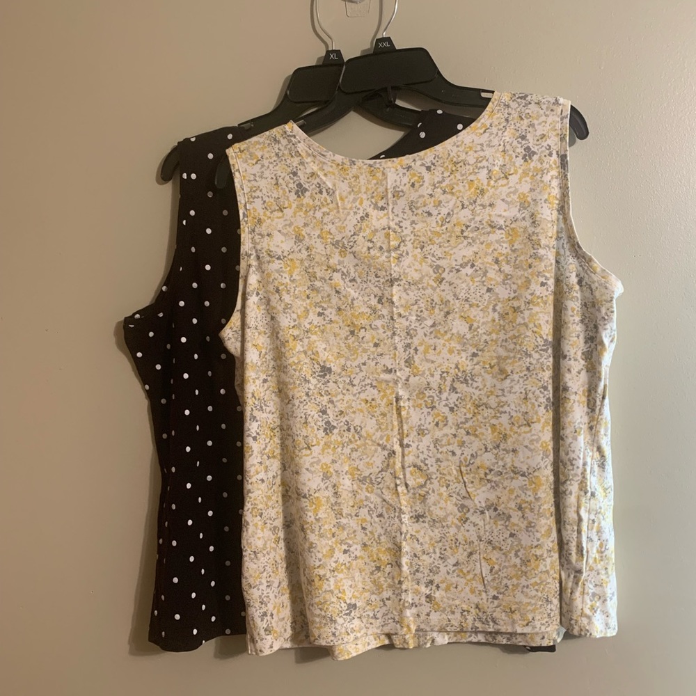 Bundle of 2 Croft & Barrow sleeveless a-line tanks in black/white & yellow/gray
